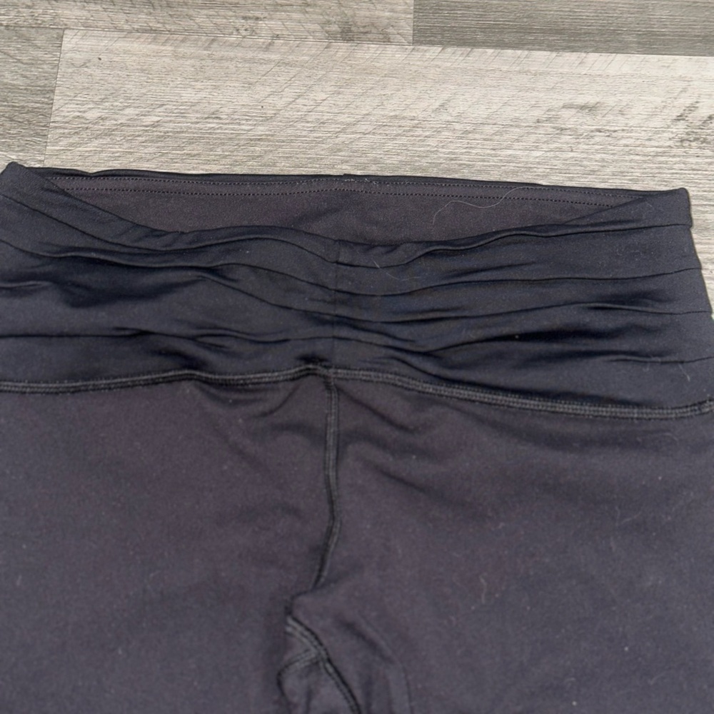 Lululemon Crop Il Leggings - Picture 5 of 6